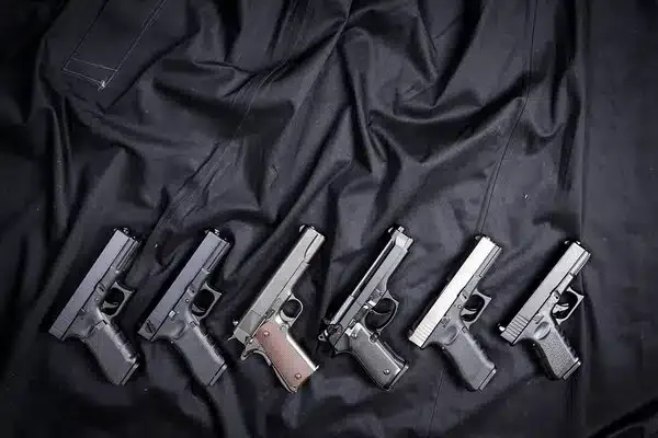 handguns 